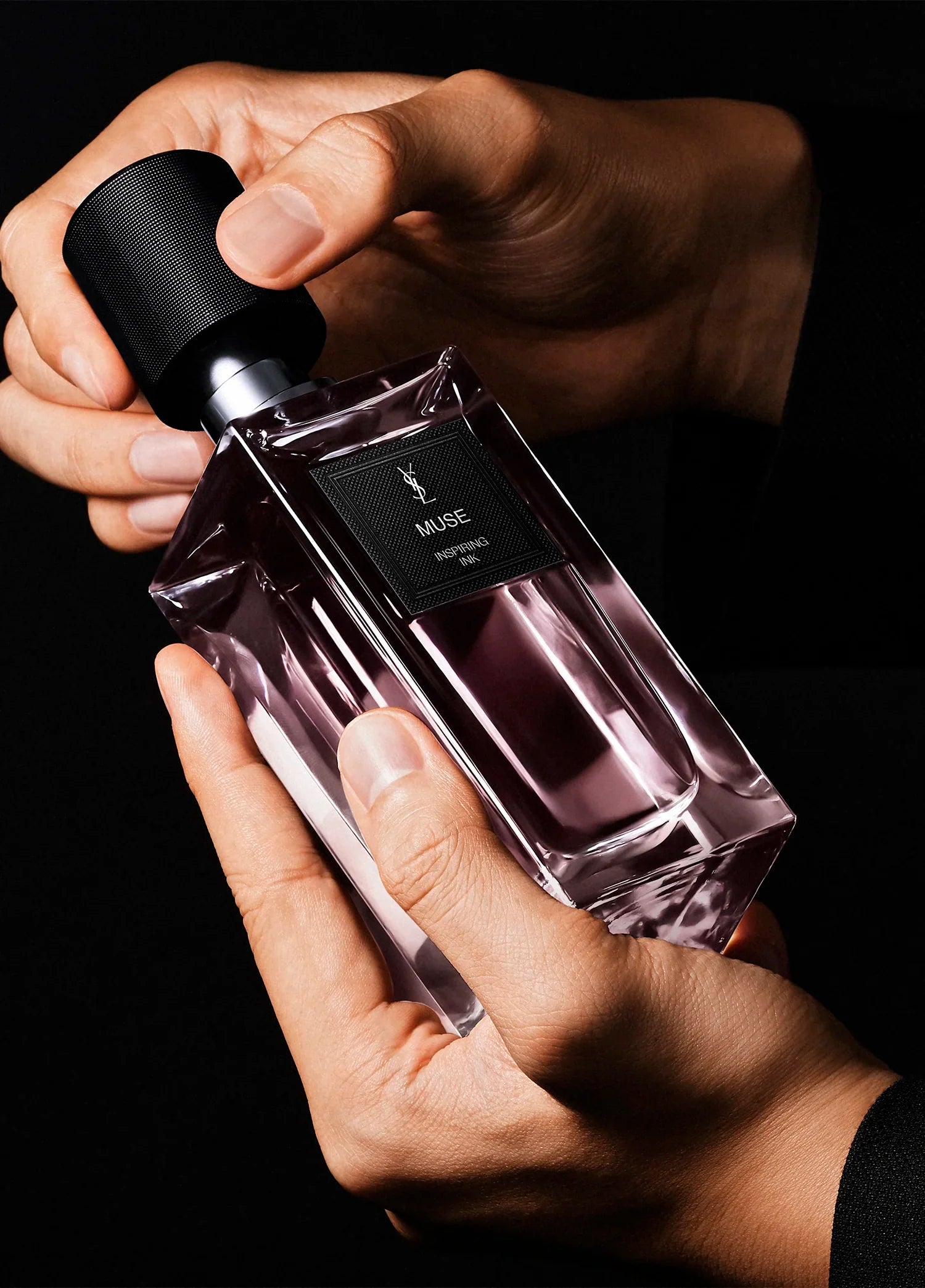 yves-saint-laurent-le-vestiaire-des-parfums-muse-02001-07 image